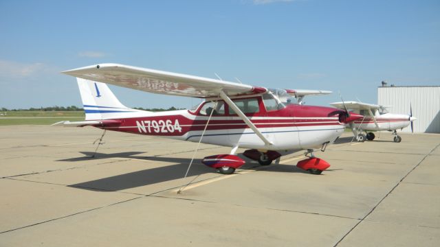 Cessna Skyhawk (N79264)