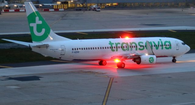 Boeing 737-800 (F-GZHS) - In rolling. View from panoramic terrace-terminal 4-.