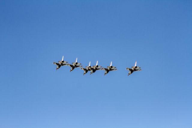 Lockheed F-16 Fighting Falcon —