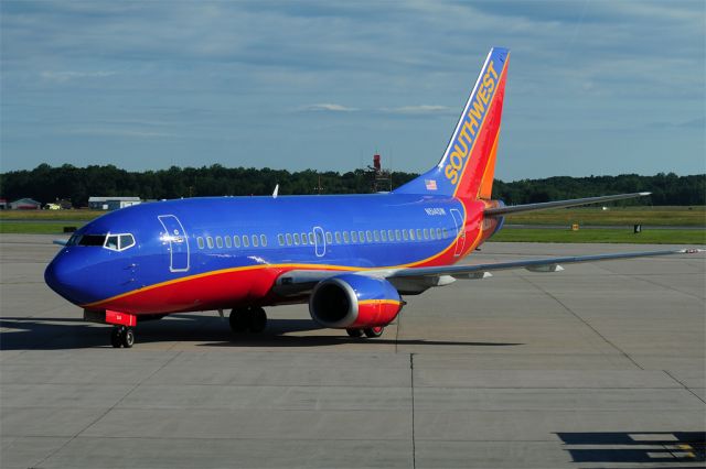 Boeing 737-500 (N514SW) - My ride to BWI pulls into the gate