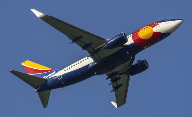 Boeing 737-700 (N230WN) - Late afternoon departure of "Colorado One", marking the final flag jet I've caught at JAN!