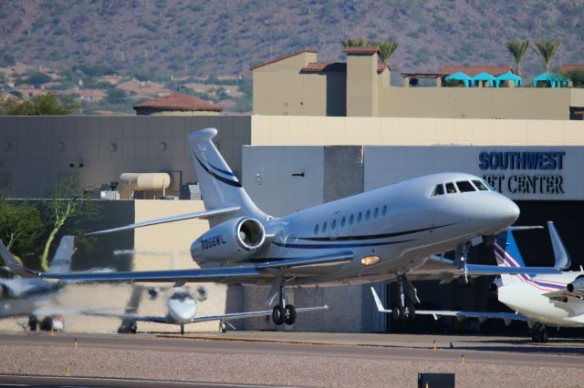 Dassault Falcon 2000 (N888WL)