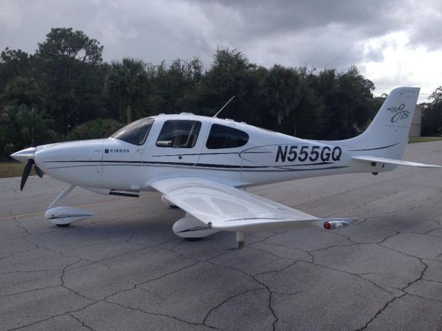 Cirrus SR-22 (N555GQ)