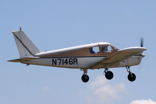 Piper Cherokee (N7146R)