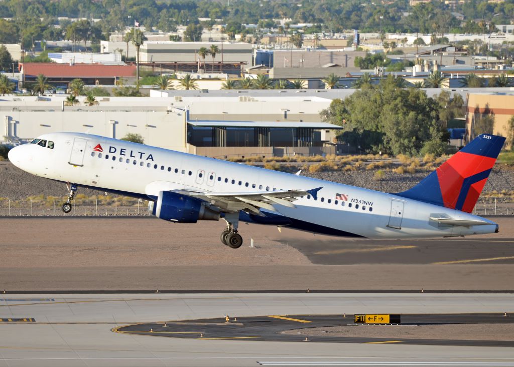 Airbus A320 (N331NW)