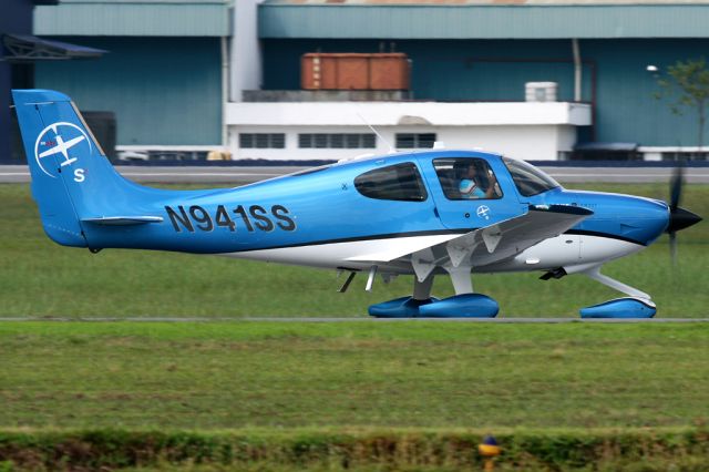 Cirrus SR-22 (N941SS)