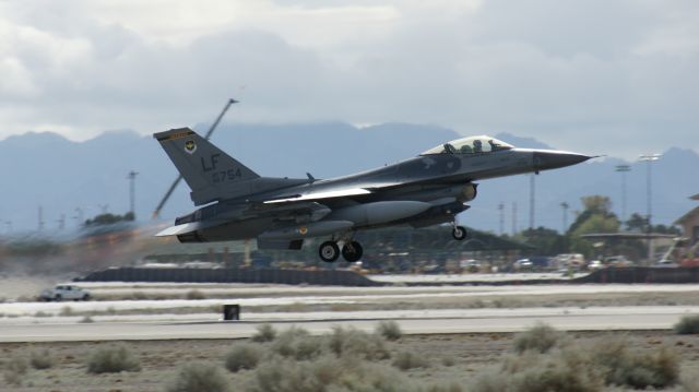 Lockheed F-16 Fighting Falcon —