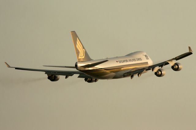 Boeing 747-400 (9V-SFJ)