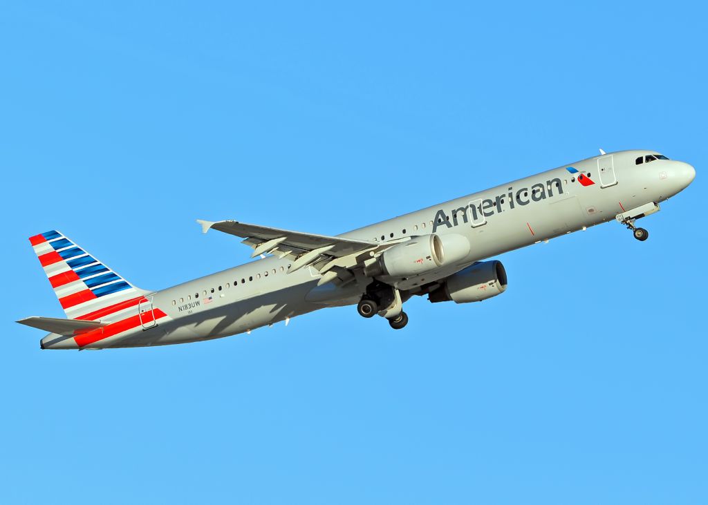 Airbus A321 (N183UW)