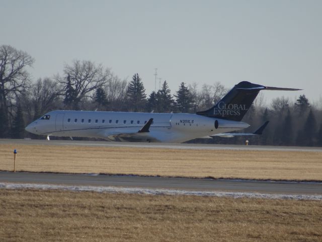 Bombardier Global Express (N351LS)