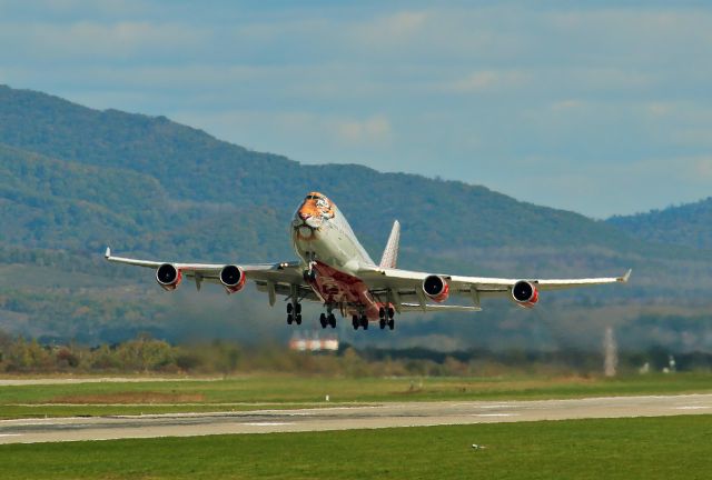 Boeing 747-400 (EI-XLD)