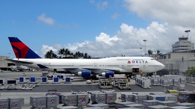 Boeing 747-400 (N667US)