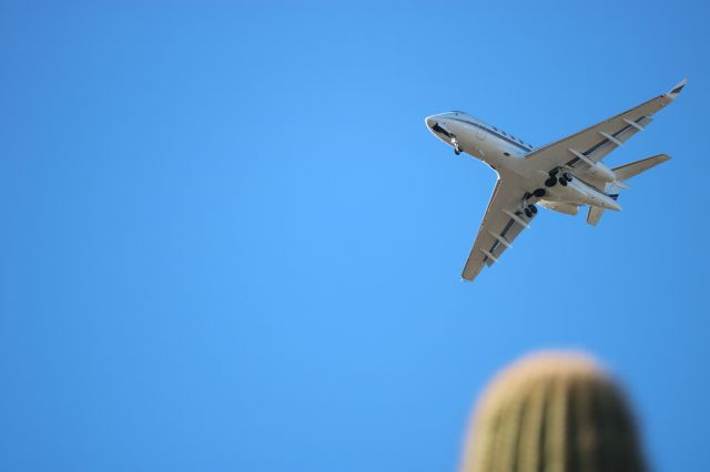 Bombardier Challenger 300 (N738QS)