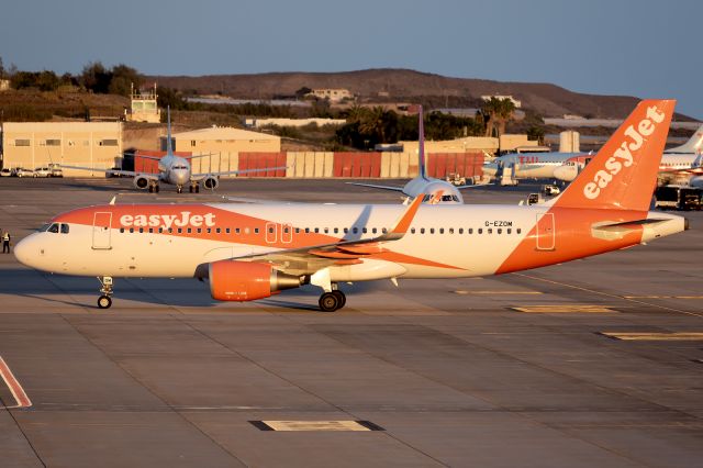 Airbus A320 (G-EZOM)