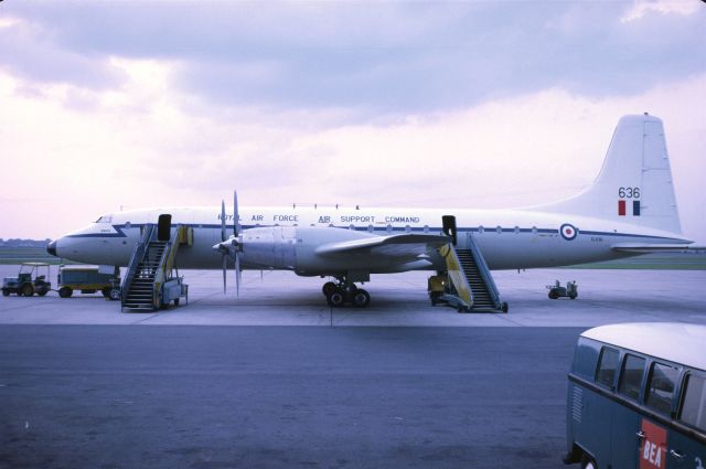 LNE636 — - RAF Bristol Britannia XL636 in June 1969 at Düsseldorf (EDDL)