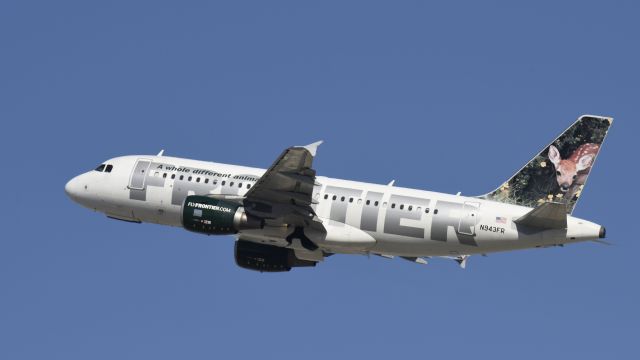 Airbus A319 (N943FR) - Departing LAX on 25R