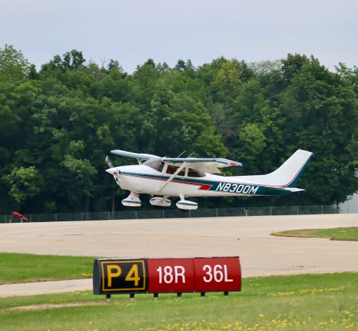 Cessna Skylane (N8300M)