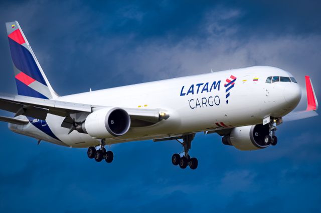 BOEING 767-300 (N568LA) - Year: 2012br /Make: Boeingbr /Model: 767-300 BCFbr /Opby: LATAM Cargo (Colombia)br /Route: SJO -> MIA