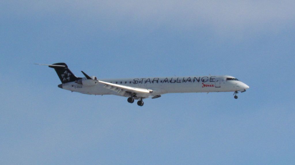 Canadair Regional Jet CRJ-900 (C-FUJZ)