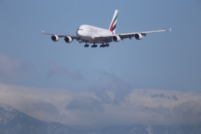 Airbus A380-800 (A6-EOH)