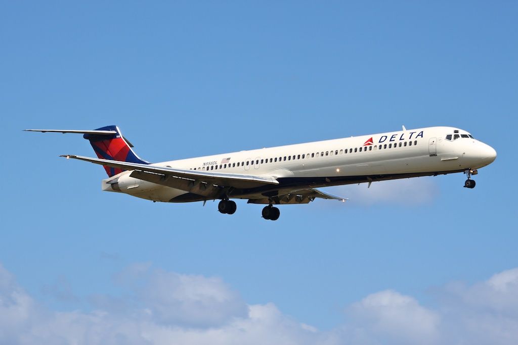 McDonnell Douglas MD-88 (N958DL)