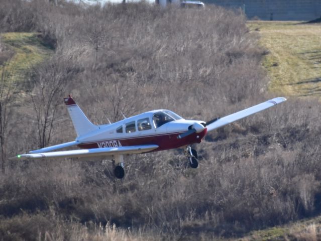 Piper Cherokee (N3008A) - Landing in turbulence