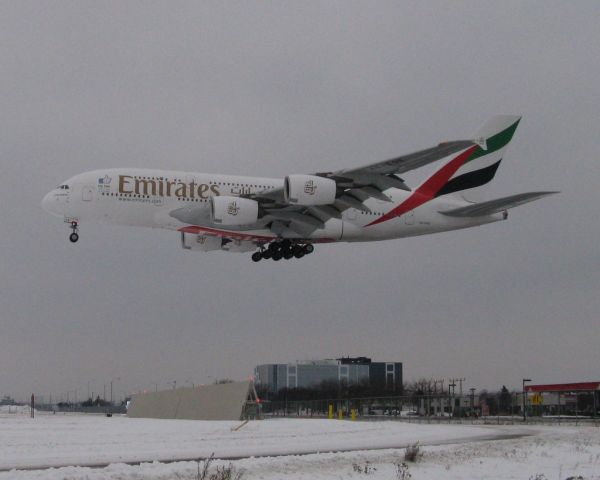 Airbus A380-800 —