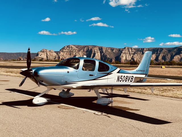 Cirrus SR-22 (N508VB)