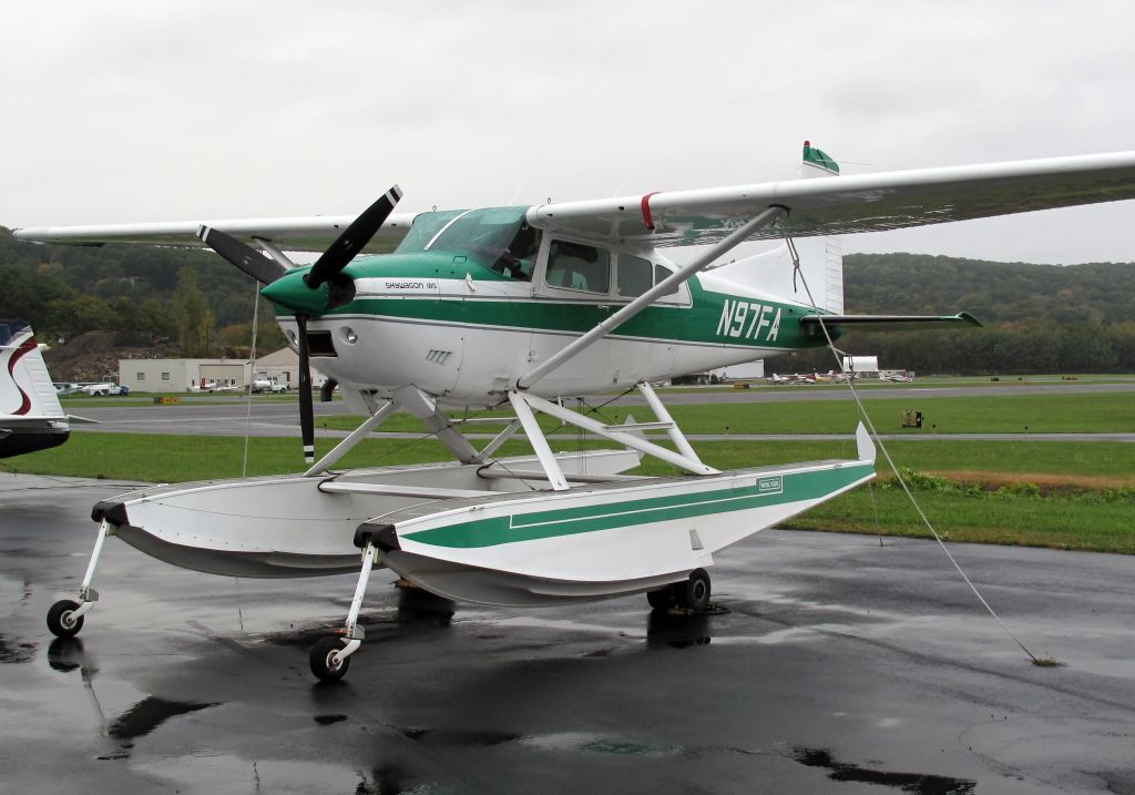 Cessna Skywagon (N97FA) - Jacks C185 (this time on floats...) on the RELIANT AIR ramp. RELIANT AIR offers the lowest fuel price on the Danbury (KDXR) Airport.