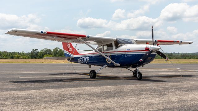 Cessna Skylane (N637CP)