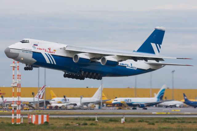 Antonov An-124 Ruslan (RNA82075) - take off, short after rain....