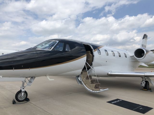 Cessna Citation Excel/XLS (N124KF) - Cool Paint!