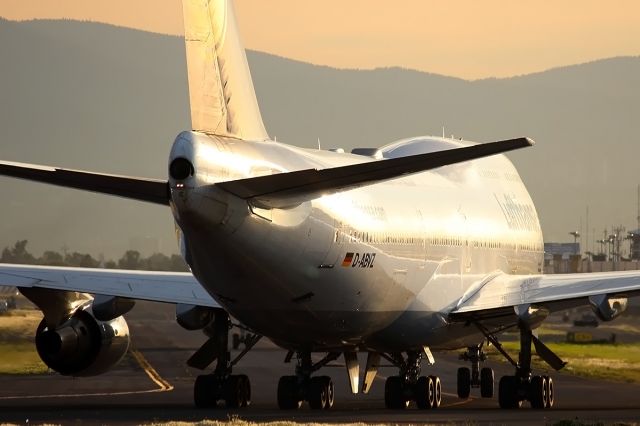 Boeing 747-400 (D-ABVZ)