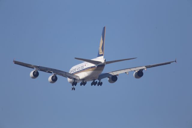 Airbus A380-800 (9V-SKN)