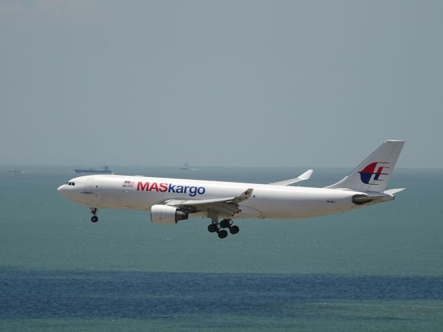 Boeing 747-400 (9M-MUC)
