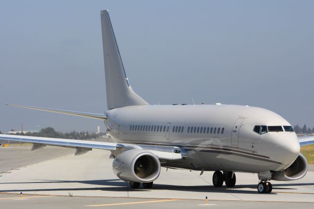 Boeing 737-700 (N737AT)