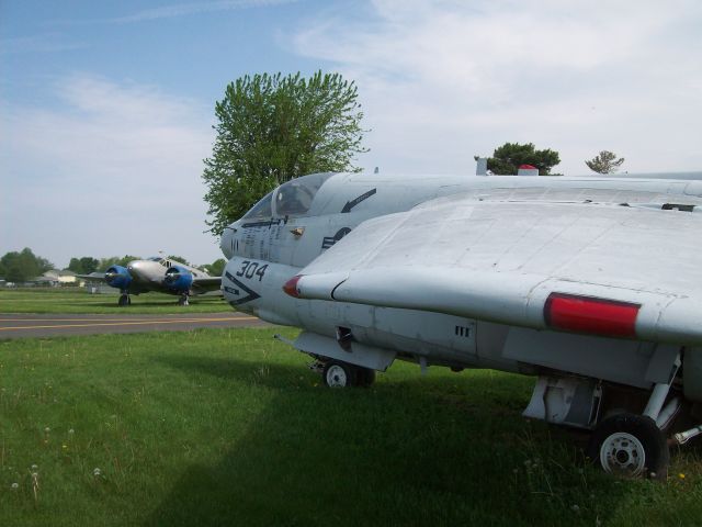 VOUGHT TA-7 Corsair 2 —