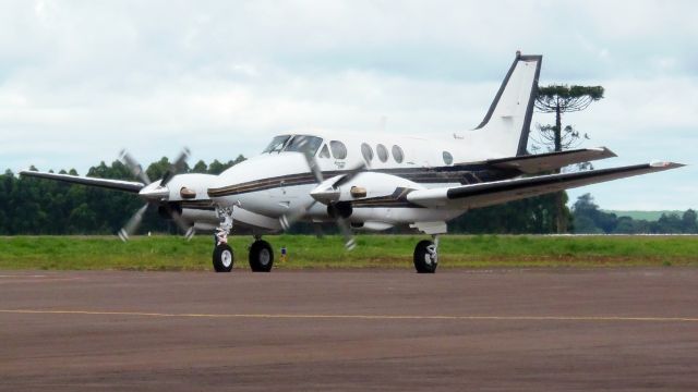 Beechcraft King Air 90 (PT-OLW)