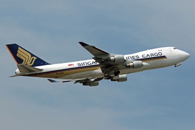 Boeing 747-400 (9V-SFQ)