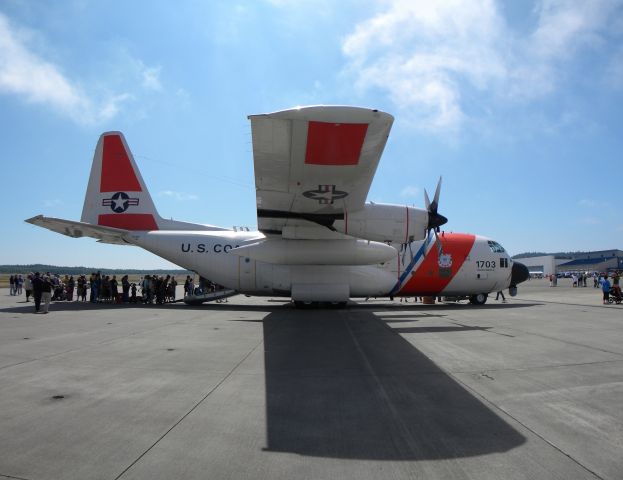 — — - P-3 Orion at the NAS Whidbey Naval Aviation Centennial Event in 2011