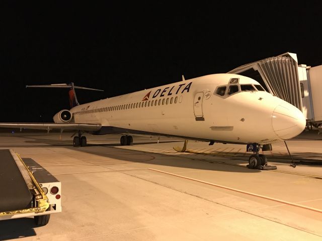 McDonnell Douglas MD-88 (N972DL)