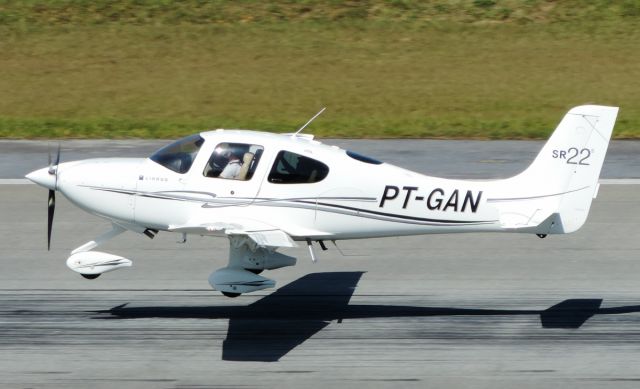 Cirrus SR-22 (PT-GAN)