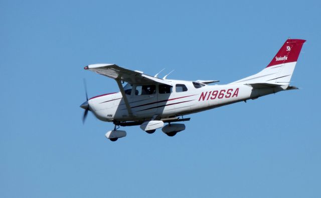 Cessna 206 Stationair (N196SA) - On final is this 2003 Cessna StationAir 206H in the Summer of 2019.