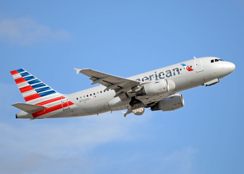 Airbus A319 (N756US)