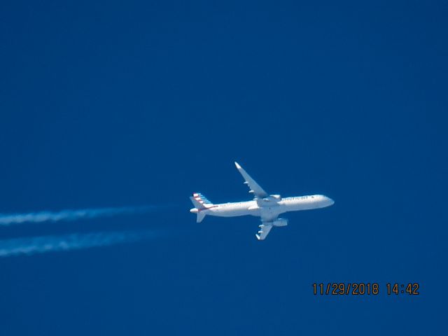 Airbus A321 (N909AM)