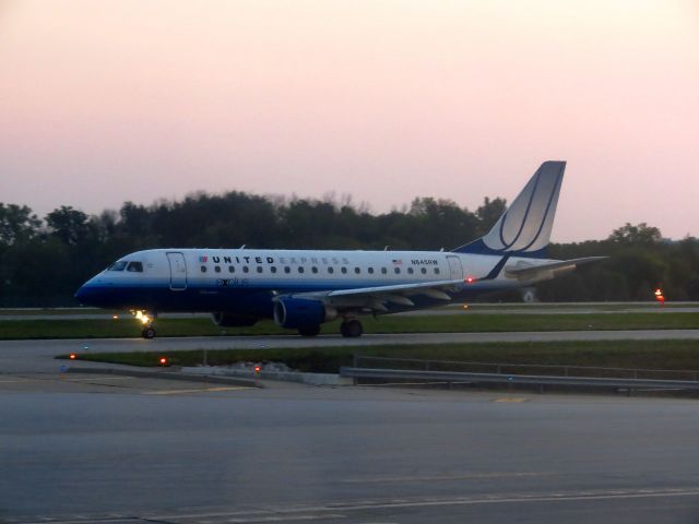 Embraer 170/175 (N645RW)