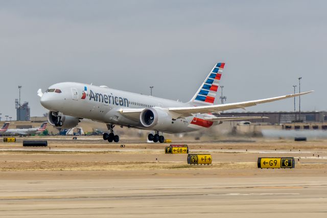 Boeing 787-8 (N807AA)