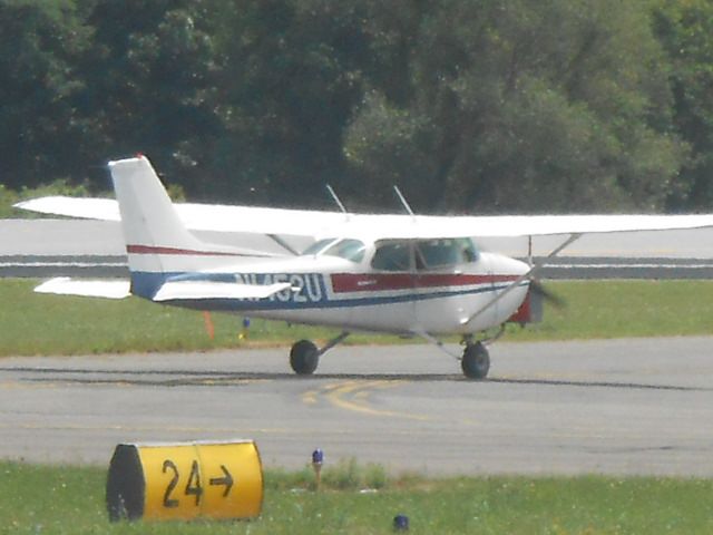 Cessna Skyhawk (N1452U)