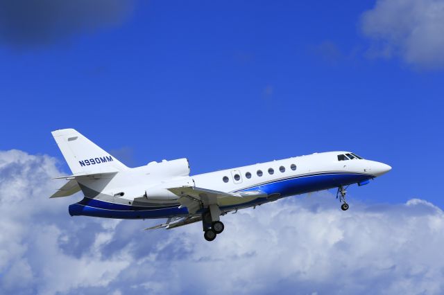 Dassault Falcon 50 (N990MM)