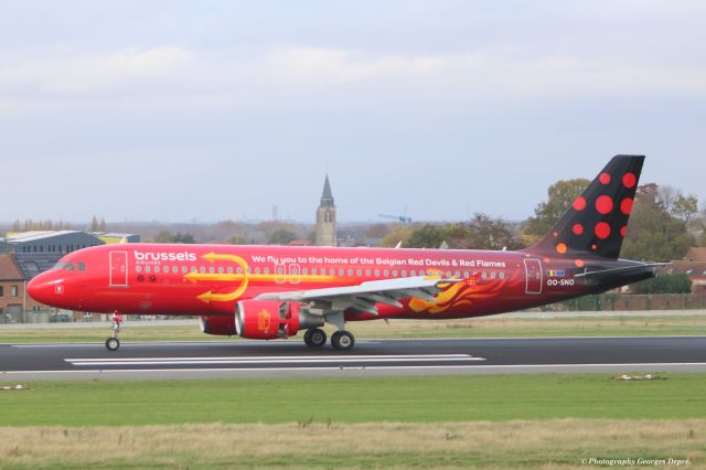 Airbus A320 (OO-SNO)